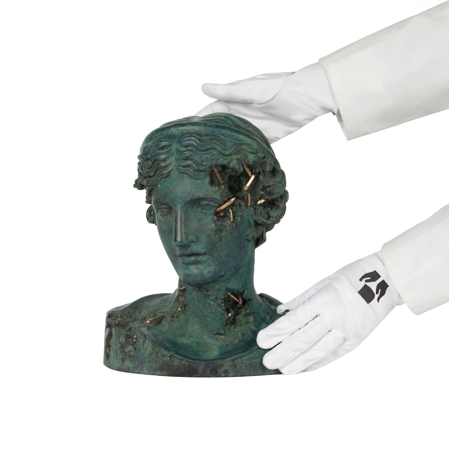 Archive Editions 携手 Arsham Studio 发售限量青铜雕塑《被侵蚀的青铜墨尔波墨涅》