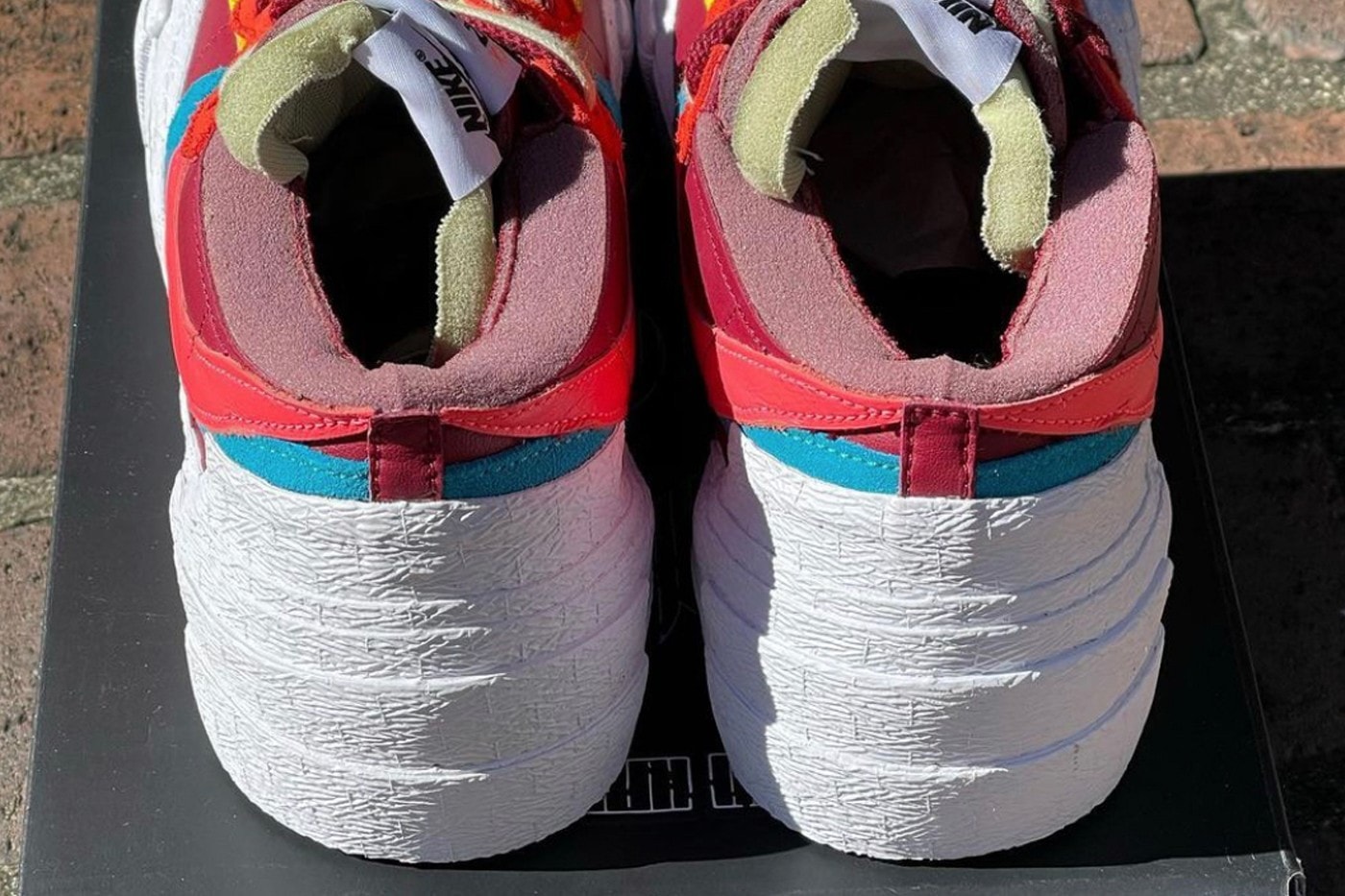 KAWS x sacai x Nike Blazer Low 三方聯名鞋款紅色款式發售日期公開