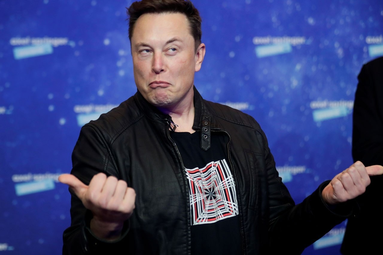 Elon Musk 賣股套現 $57 億美元 Tesla 股價下跌超過 15%