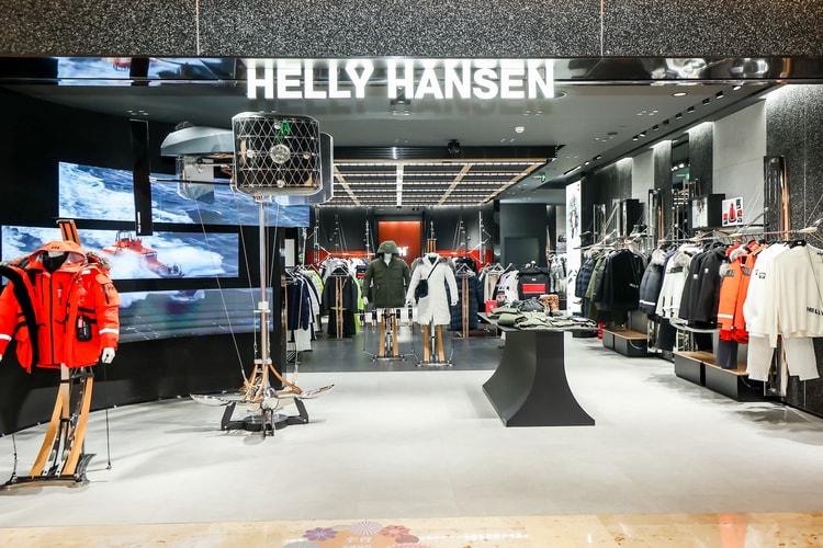 走进 HELLY HANSEN 全新南京德基门店