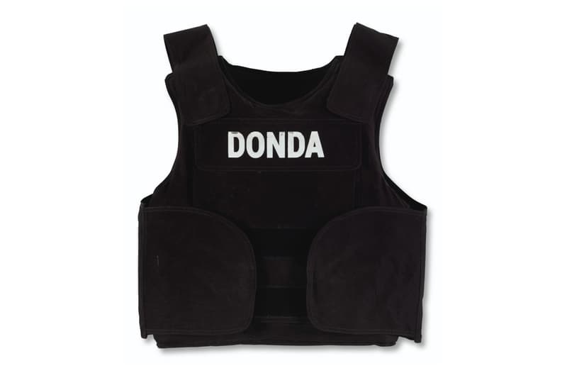 Ye 著用《DONDA》防彈背心再以 $7.5 萬美元售出