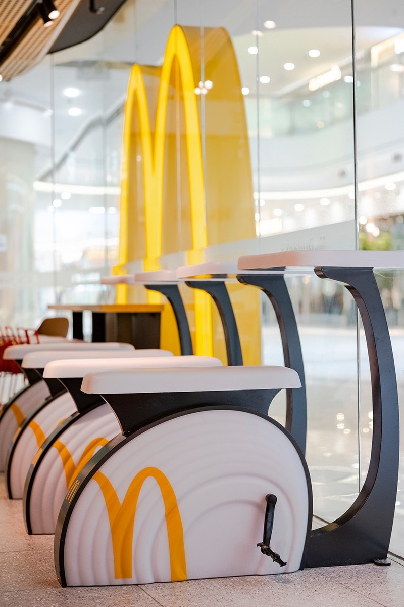 中國 McDonald’s 回應為何店面設置「健身腳踏車」座位