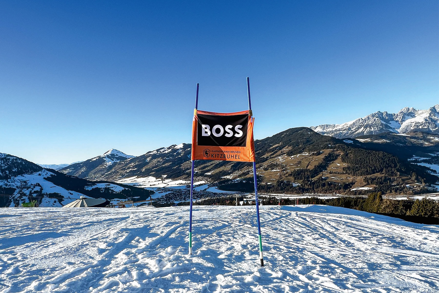 BOSS 全新 Logo 亮相传奇滑雪赛事——哈嫩卡姆大赛