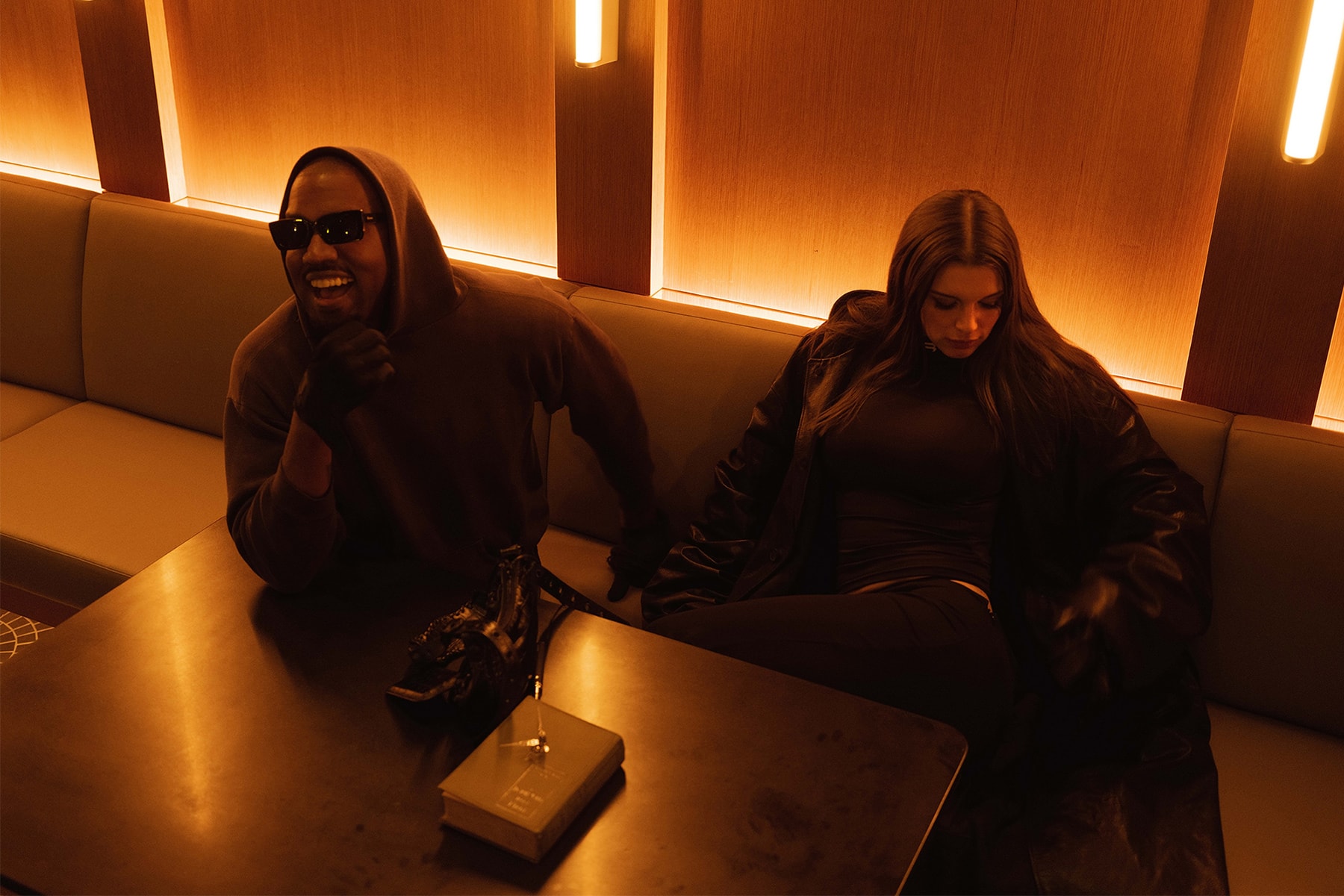 Kanye West 疑似新任女友 Julia Fox 親述兩人相識過程