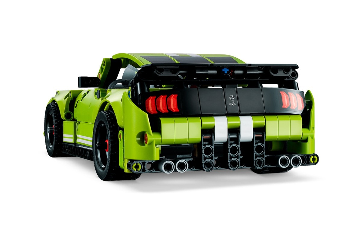 LEGO Technic 實體化 Ford Mustang Shelby GT500 積木模型