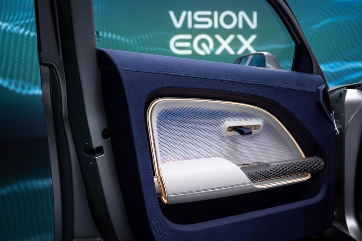 Mercedes-Benz 揭示全新 Vision EQXX 電能概念車