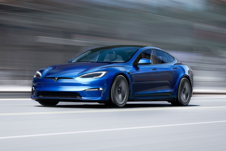 Tesla 上年度交車數突破 90 萬輛,股價大幅成長 14%