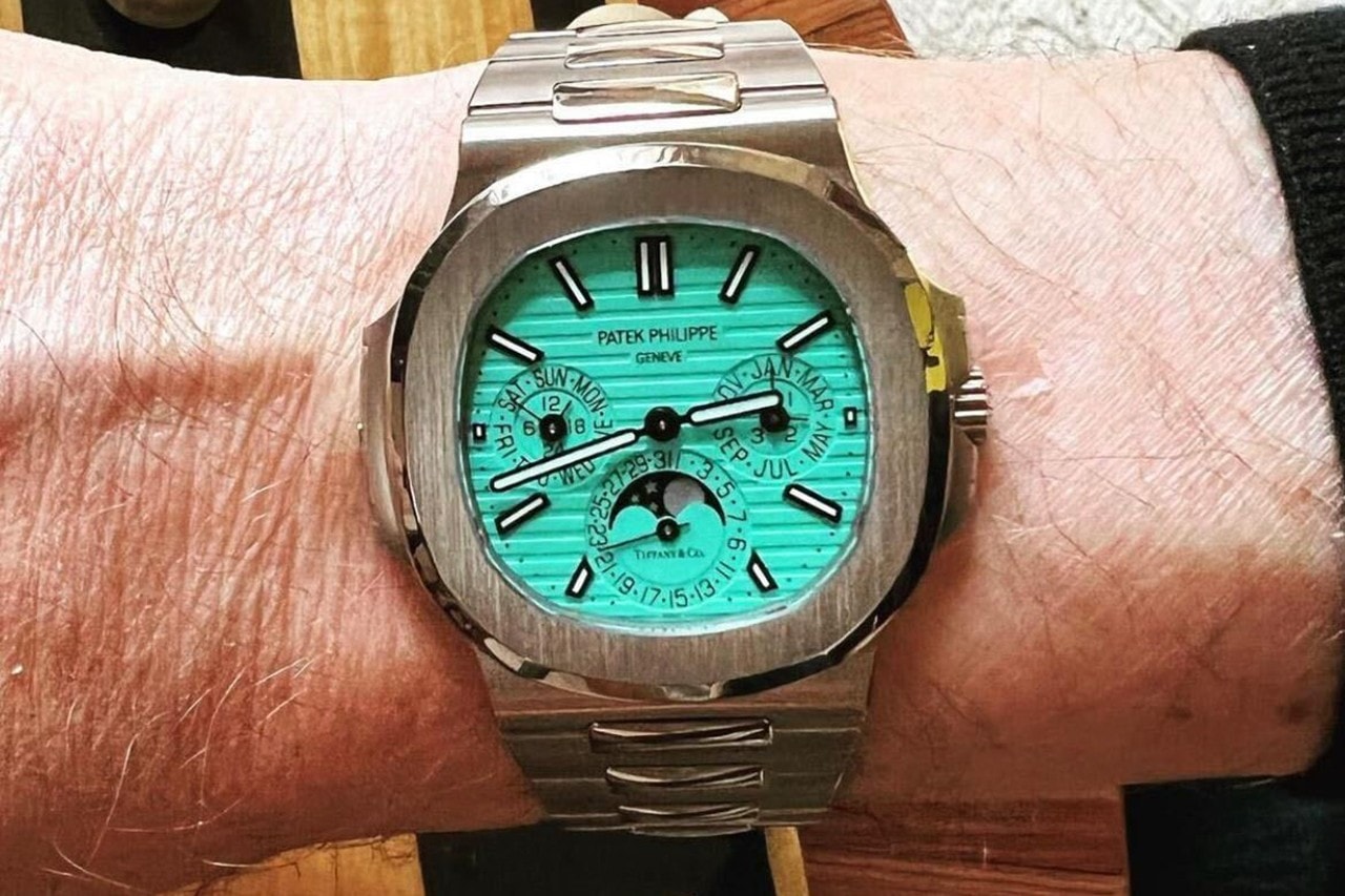 LVMH 總裁 Bernard Arnault 展示全球唯一 Patek Philippe Tiffany Blue Nautilus 5740 錶款