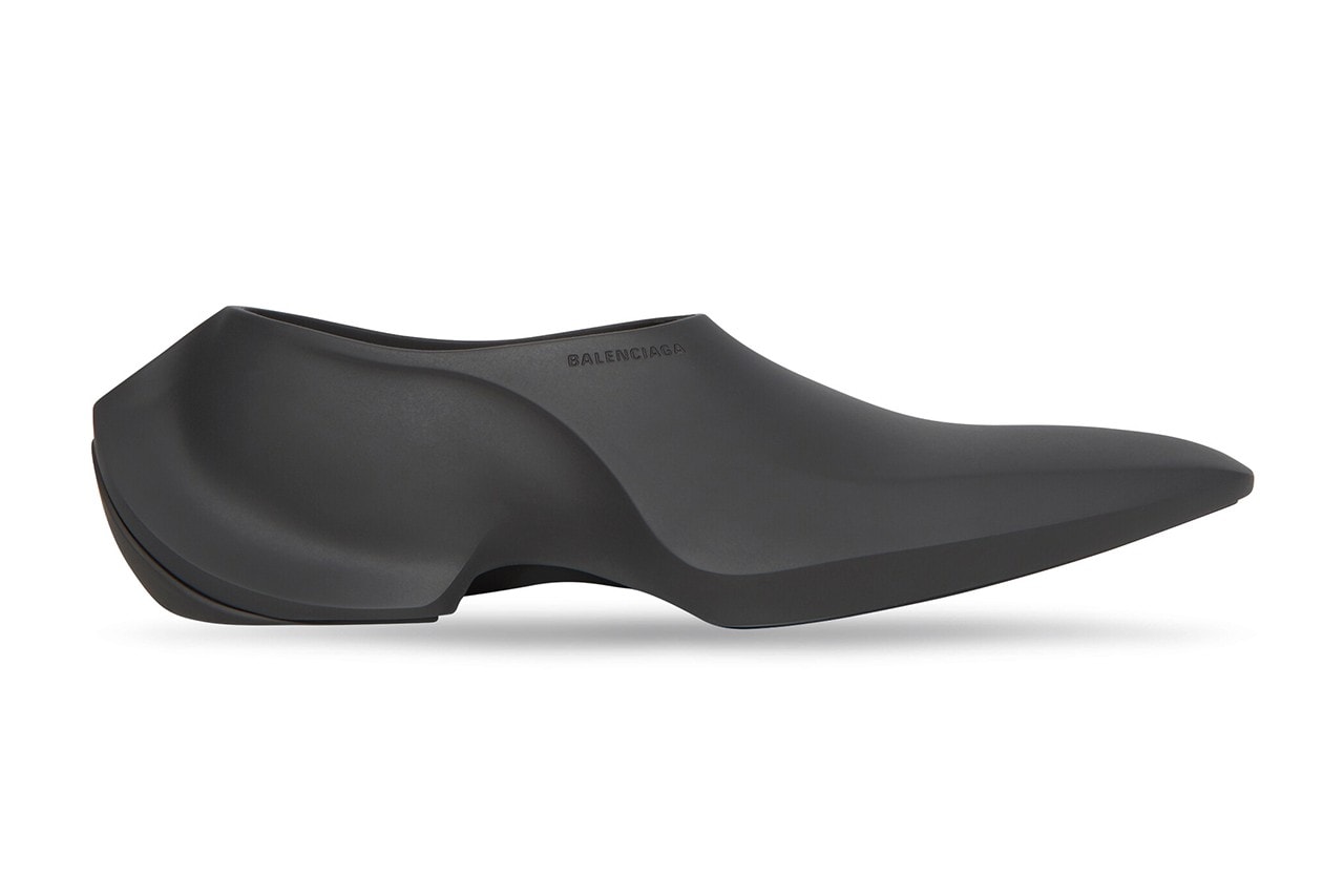 Balenciaga 秀上鞋款售價 $875 美元「Space Shoe」正式開放預購