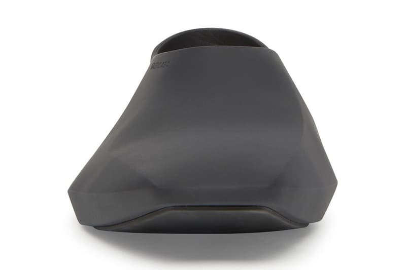 Balenciaga 秀上鞋款售價 $875 美元「Space Shoe」正式開放預購