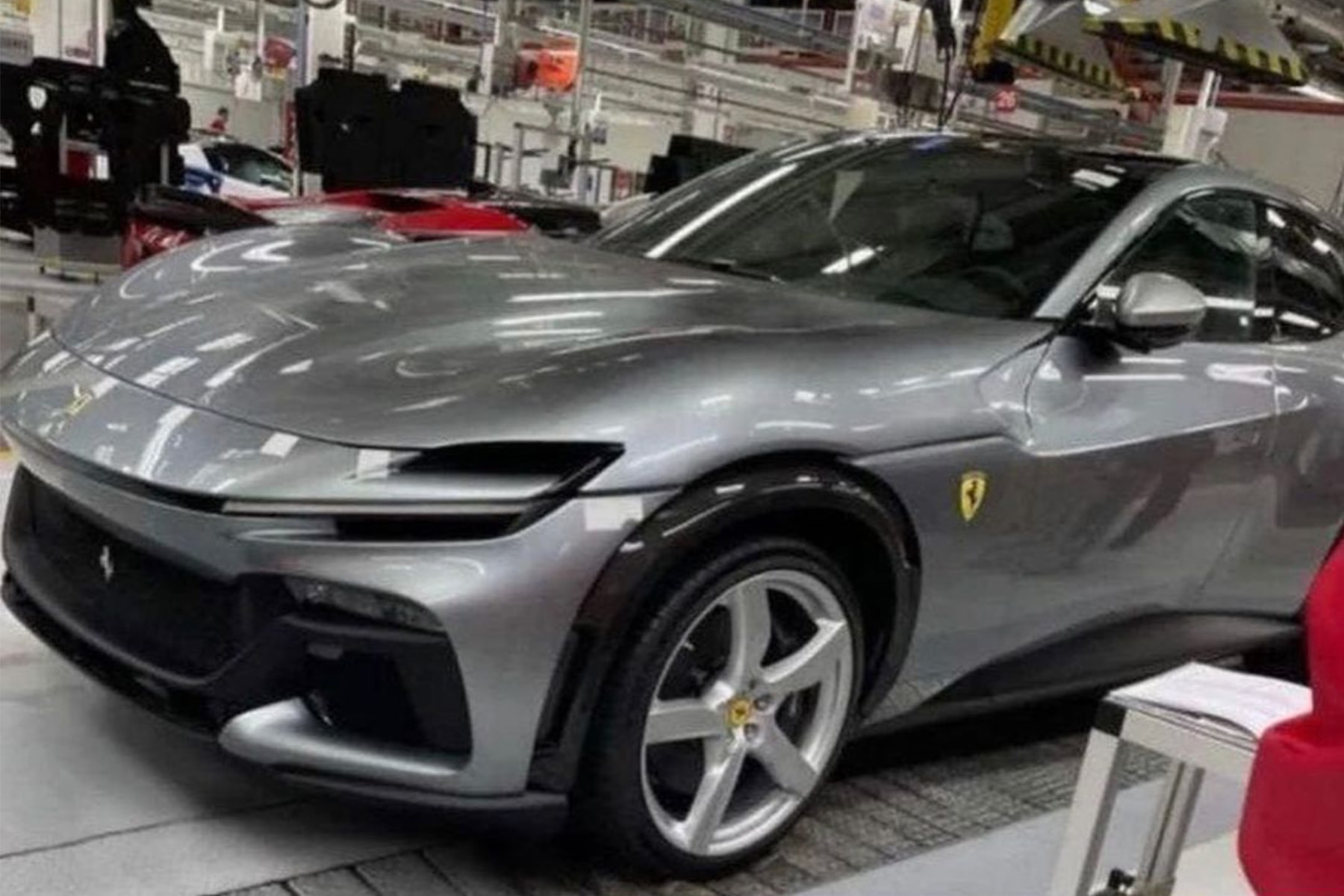 Ferrari 首款 SUV 車型「Purosangue」實車樣貌率先曝光