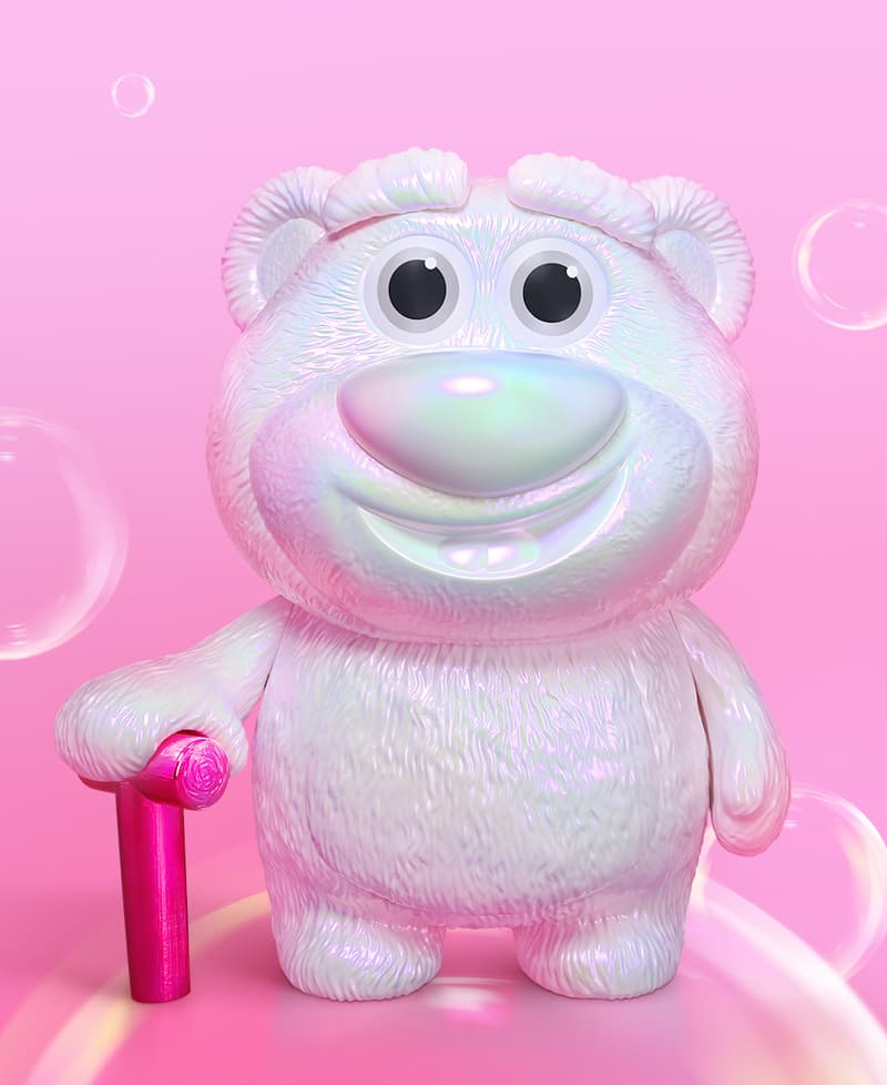 HEROCROSS 携手 Disney 与 Pixar 打造全新炫彩色版「草莓熊」Lotso 搪胶玩偶