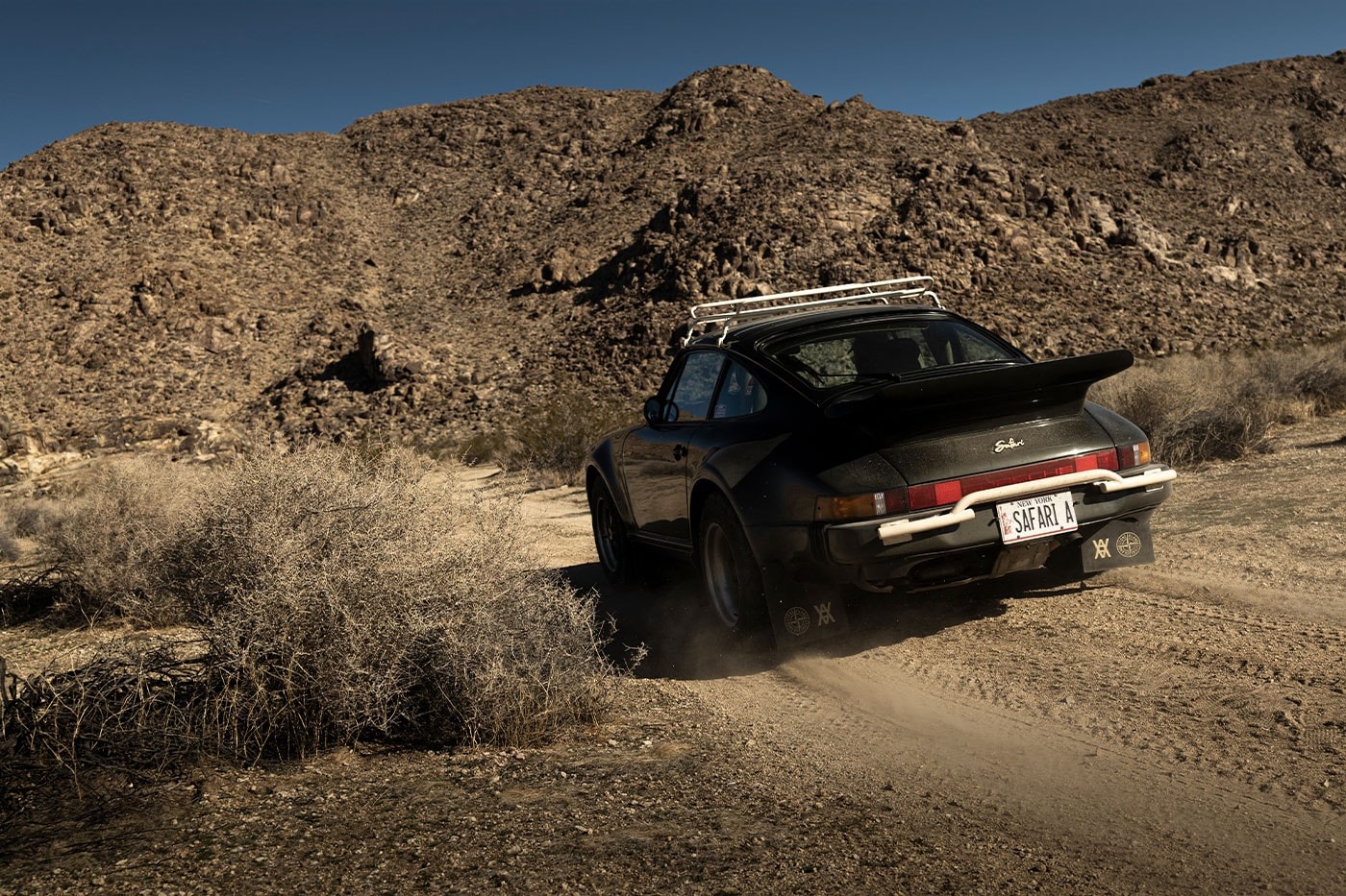 Stone Island 攜手 Daniel Arsham 打造定製 Porsche、Unimog 越野車款
