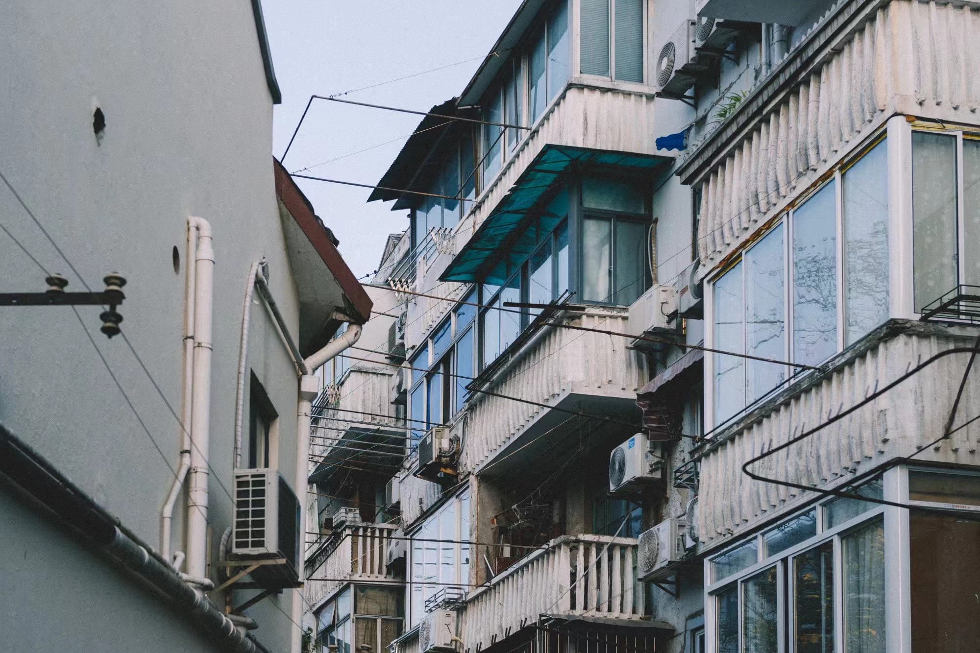 10 位上海创意人分享「窗外」照片及居家自我增值建议