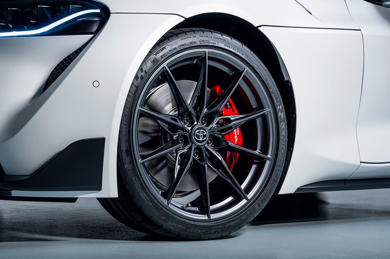 全新 2023 款 Toyota GR Supra 手动挡车型正式发布
