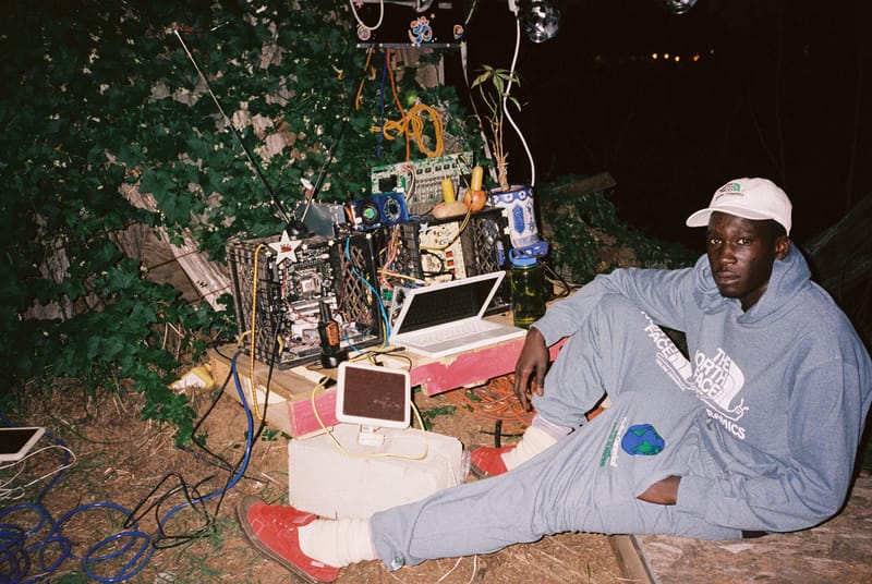 The North Face 携手 Online Ceramics 推出全新联名系列