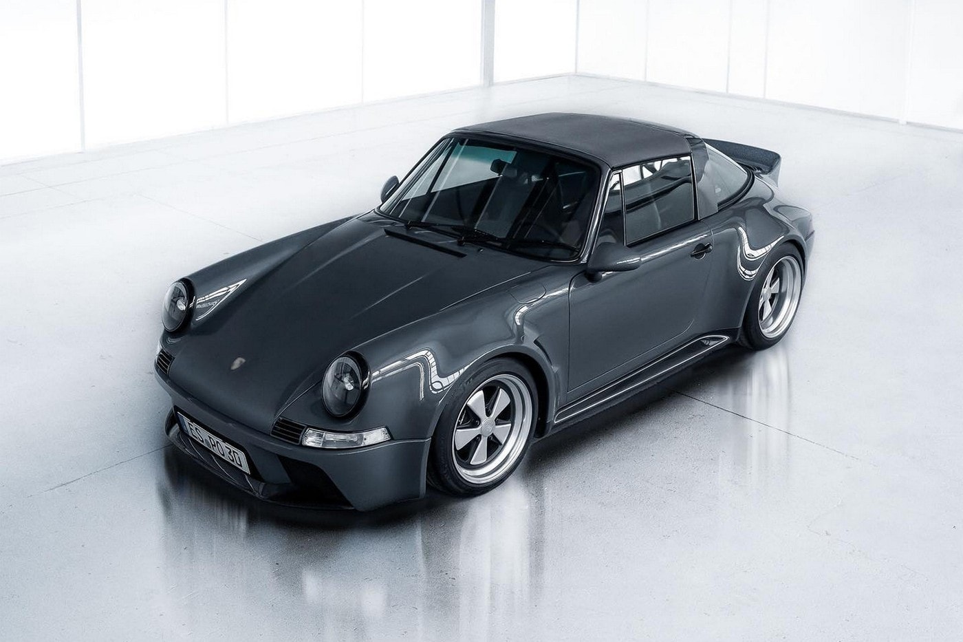  德國車廠 Evomax 打造 964 世代 Porsche 911 性能強化改裝車型