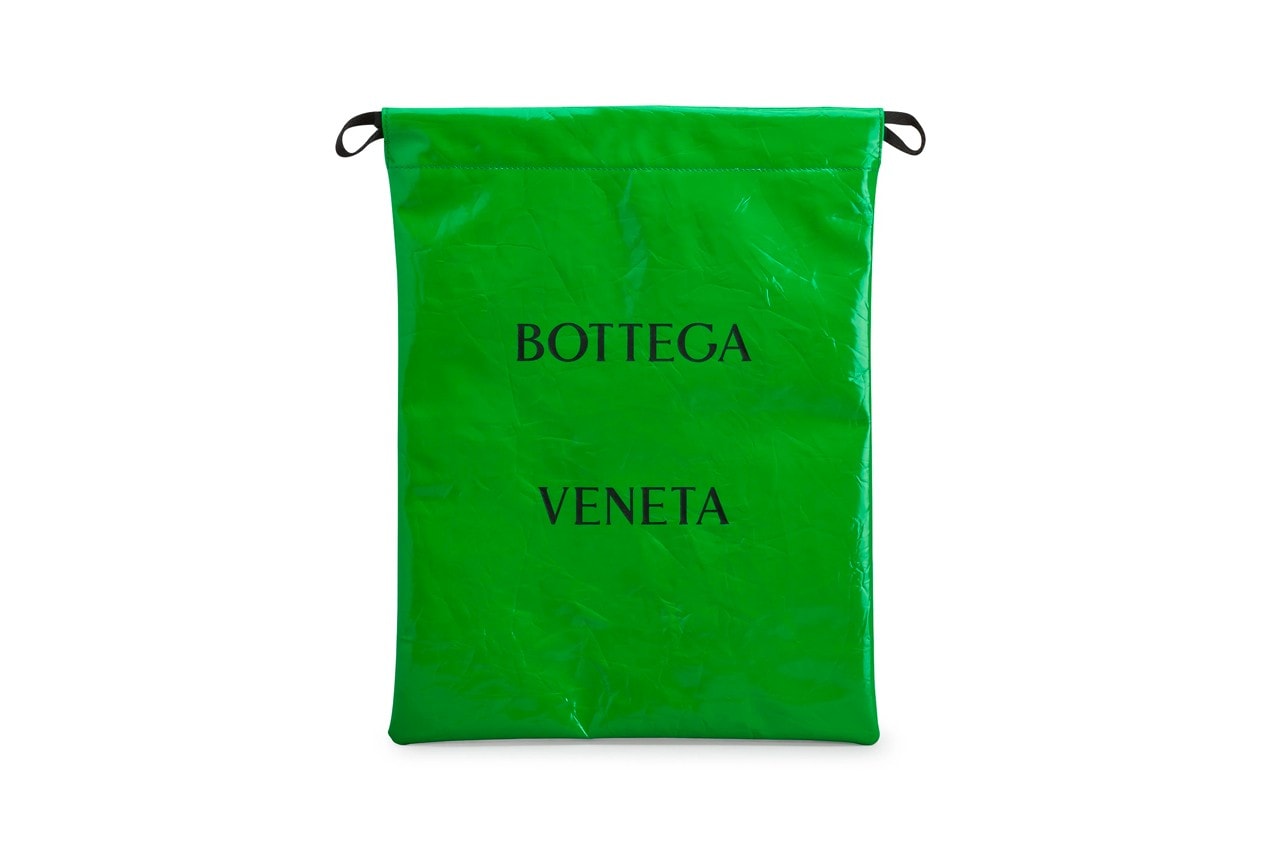 Bottega Veneta 推出新款褶皱皮革「防尘袋」