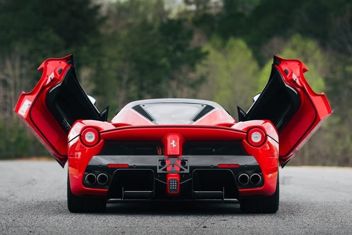 全球限量 210 辆「马王」LaFerrari Aperta 拍卖竞标价突破 $500 万美元