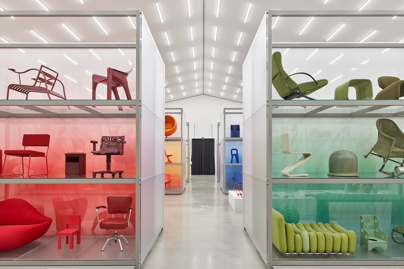 率先走進 Sabine Marcelis 於 Vitra 設計博物館裝置展覽《Colour Rush》