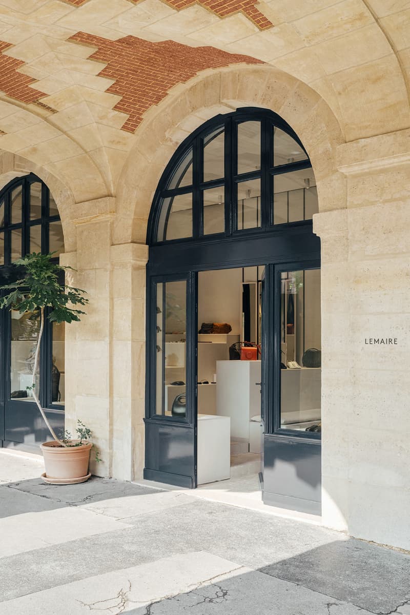 走进 Lemaire 巴黎 Place des Vosges 精品店