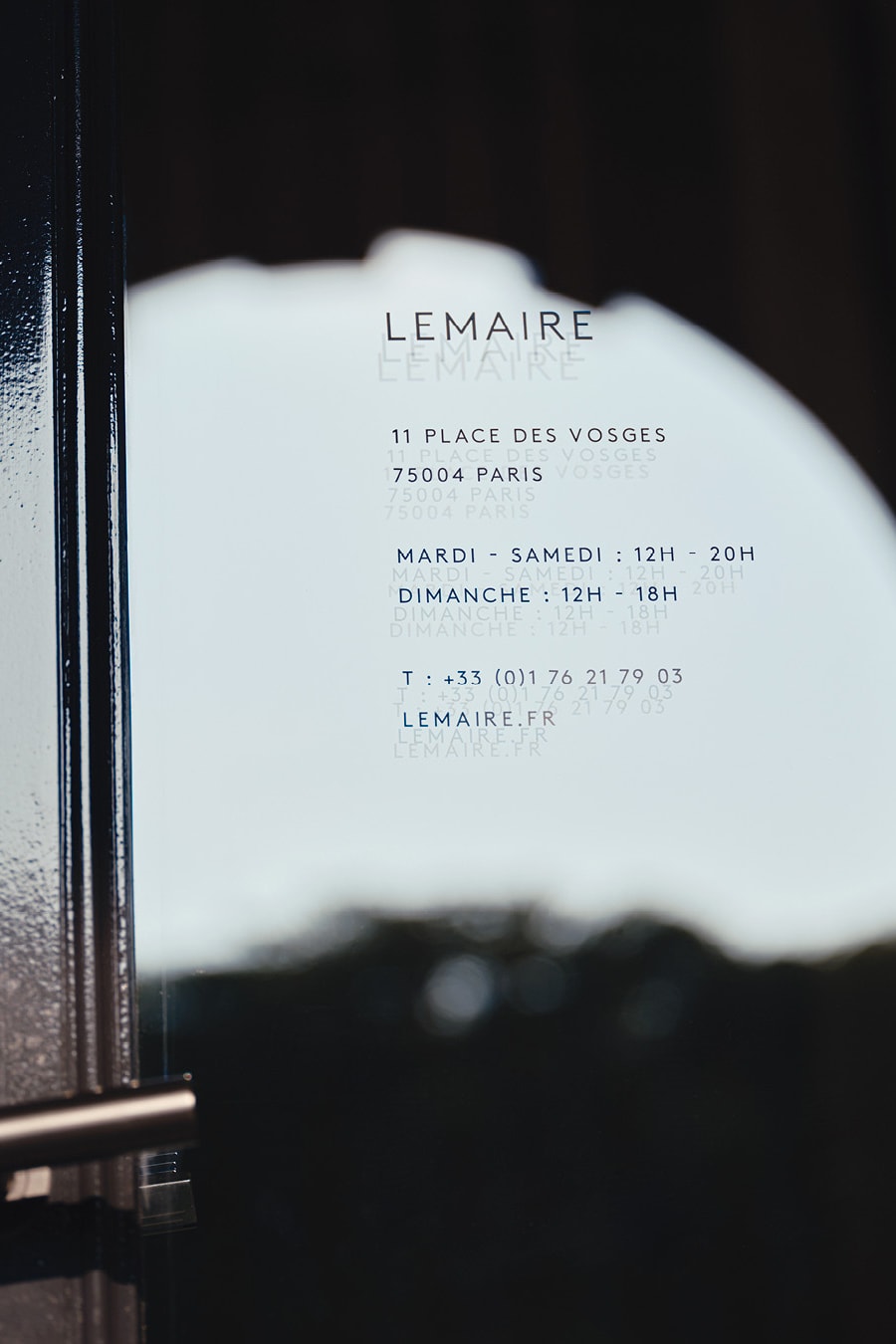 走进 Lemaire 巴黎 Place des Vosges 精品店