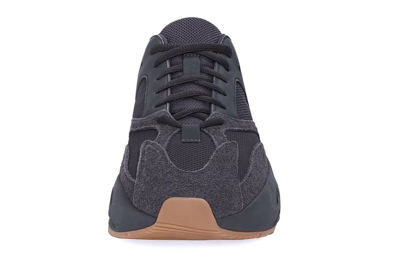 YEEZY BOOST 700 人气配色「Utility Black」即将迎来补货上架