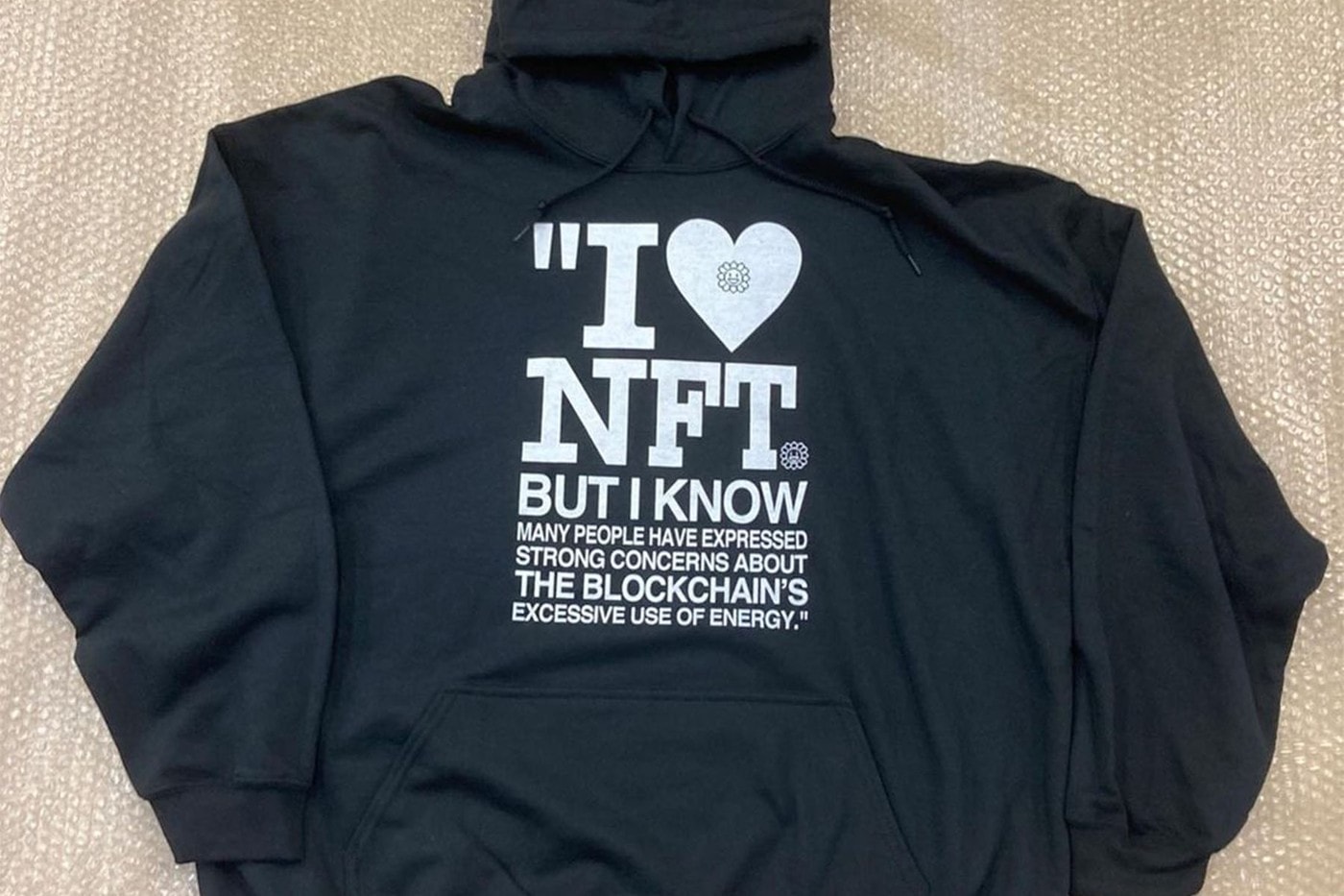 村上隆发布「I Love NFT」服装单品回应大众怀疑态度