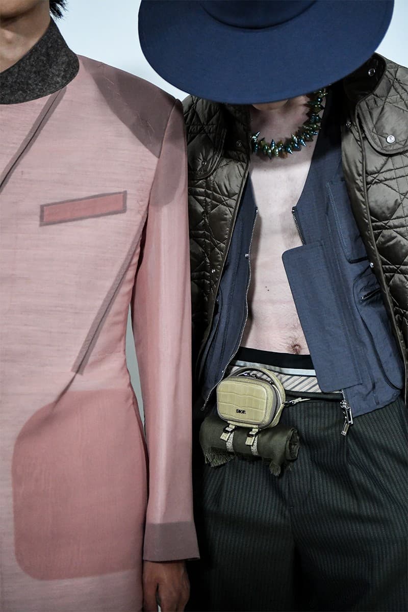 走进  Kim Jones 执掌 Dior 2023 夏季男装系列秀场后台