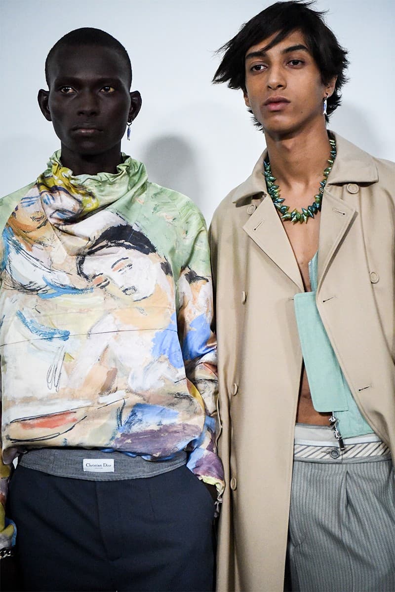 走进  Kim Jones 执掌 Dior 2023 夏季男装系列秀场后台