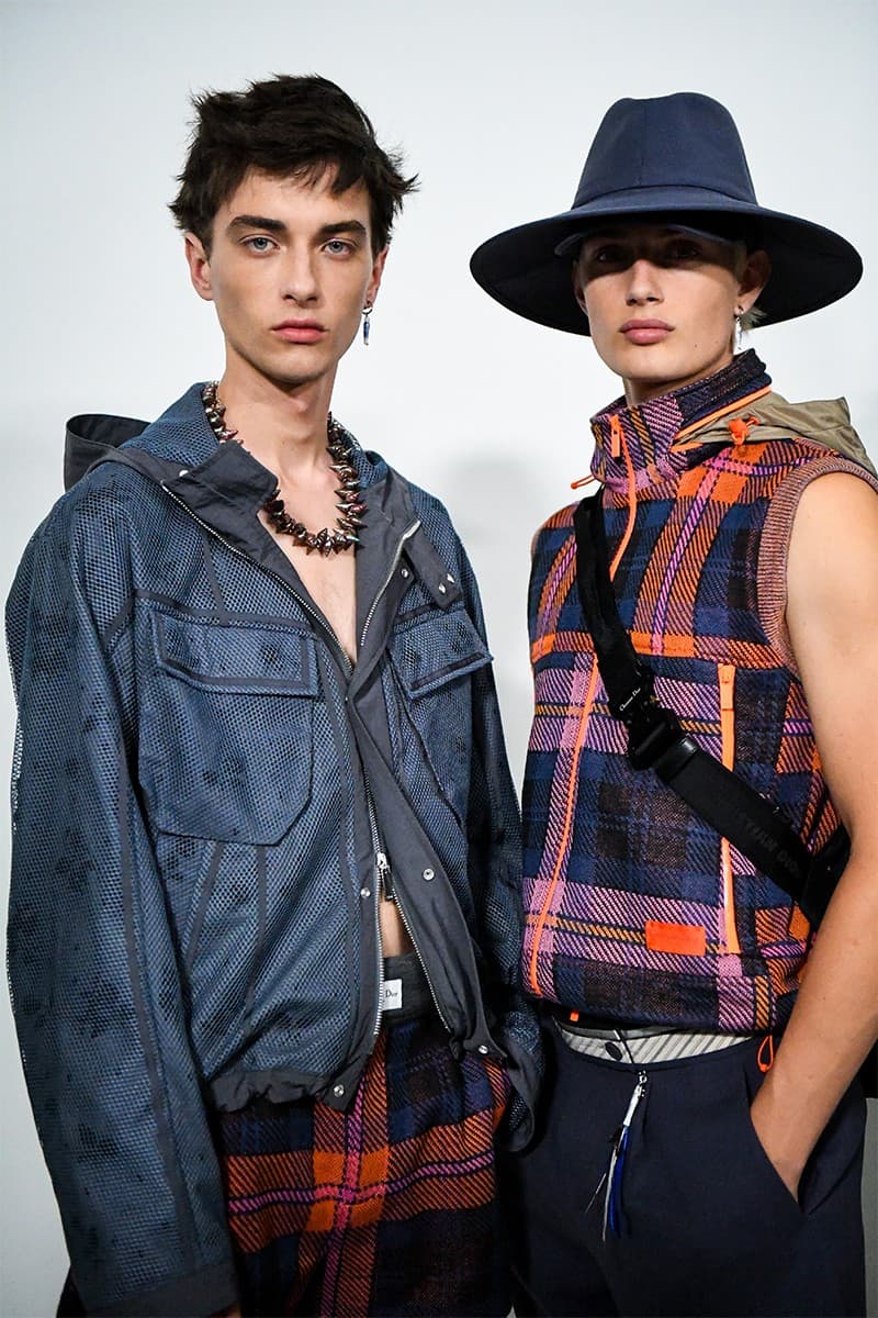 走进  Kim Jones 执掌 Dior 2023 夏季男装系列秀场后台