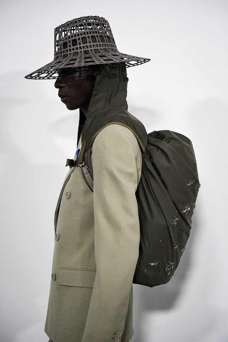 走进  Kim Jones 执掌 Dior 2023 夏季男装系列秀场后台