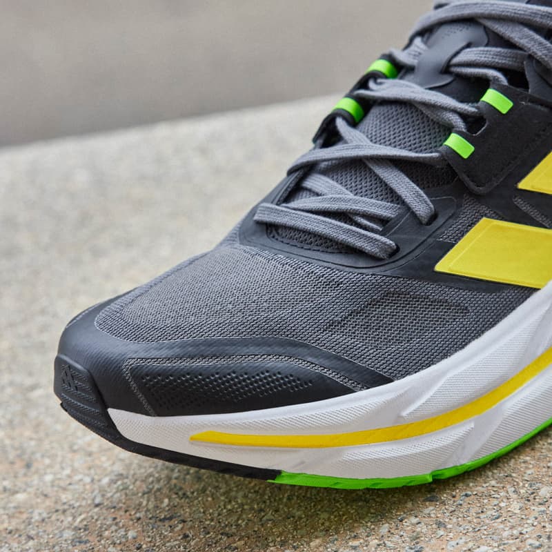 adidas 发布全新 ADISTAR CS 跑鞋