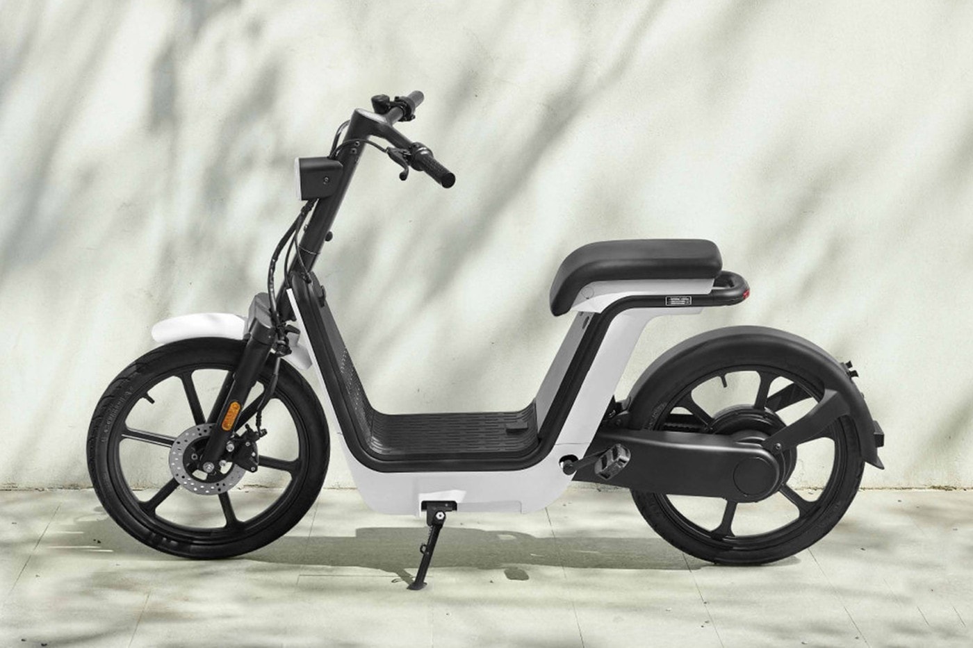 MUJI 無印良品攜手 Honda 推出全新聯名電動自行車
