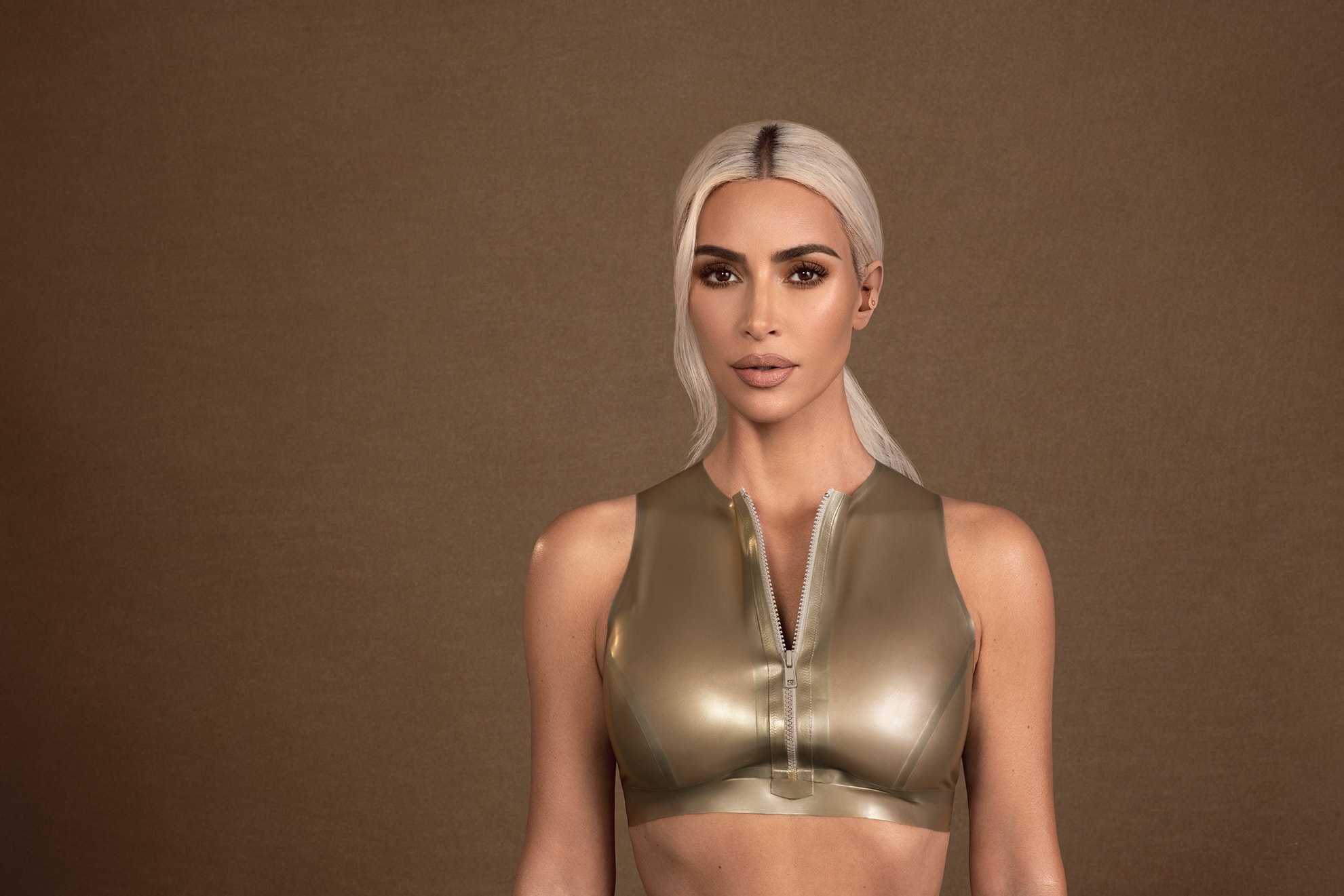 Beats 携手 Kim Kardashian 推出全新 Beats Fit Pro 真无线耳机