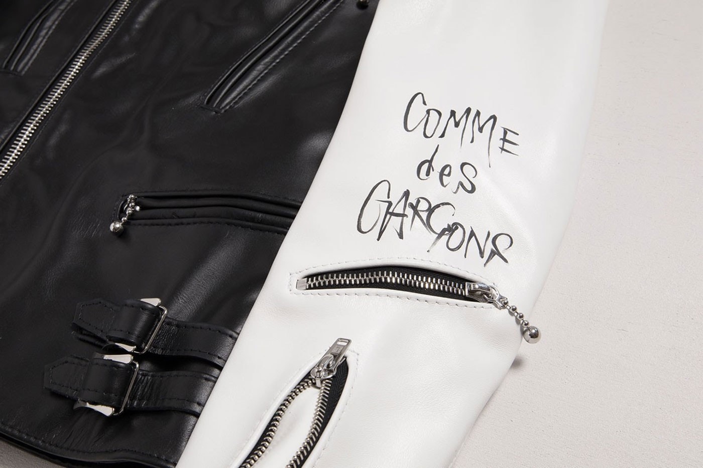  COMME des GARÇONS x Lewis Leathers 联名皮革夹克正式登场