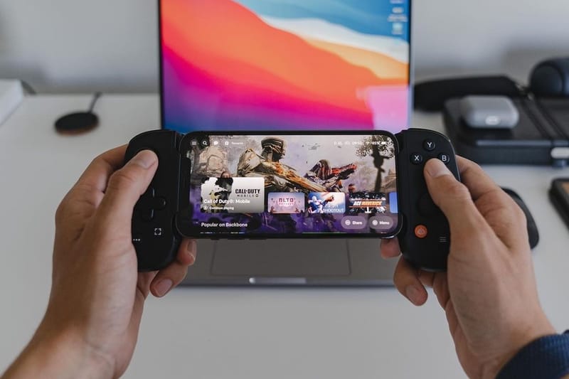 PlayStation 推出 iPhone 专用 PS5 样式联名手柄