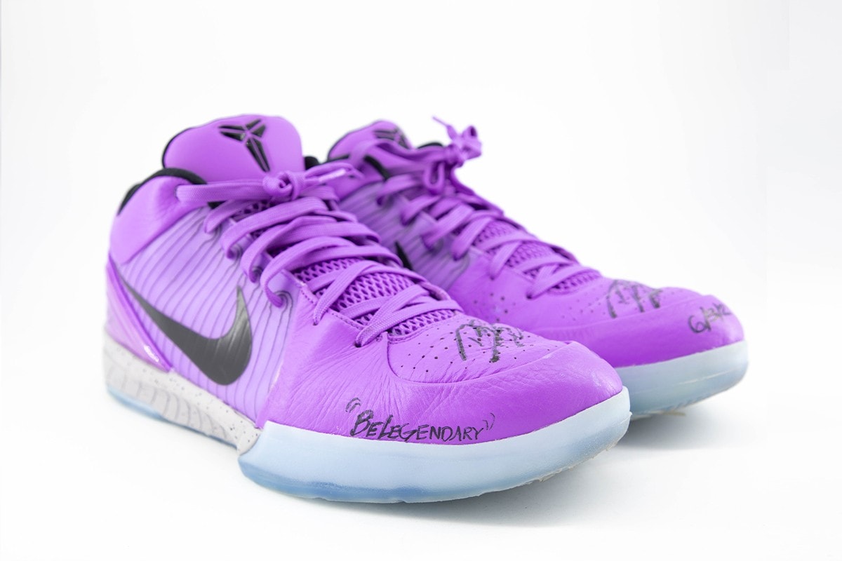Devin Booker 親筆簽名實戰用 Nike Kobe 4 Protro 即將展開拍賣