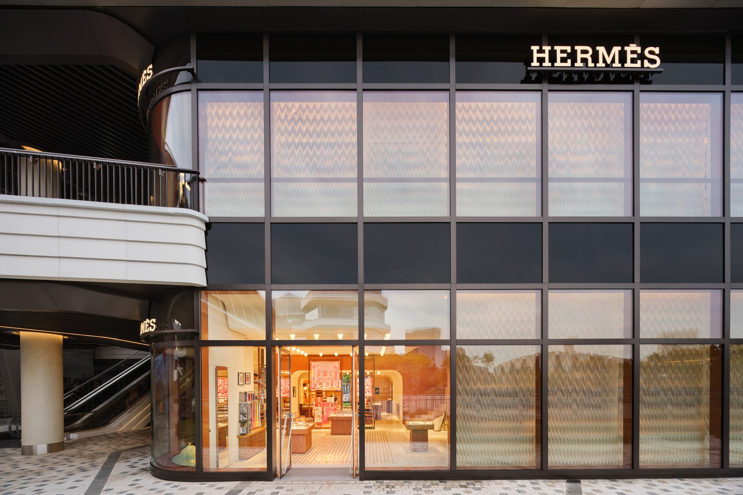 走进 Hermès 全新上海前滩店铺