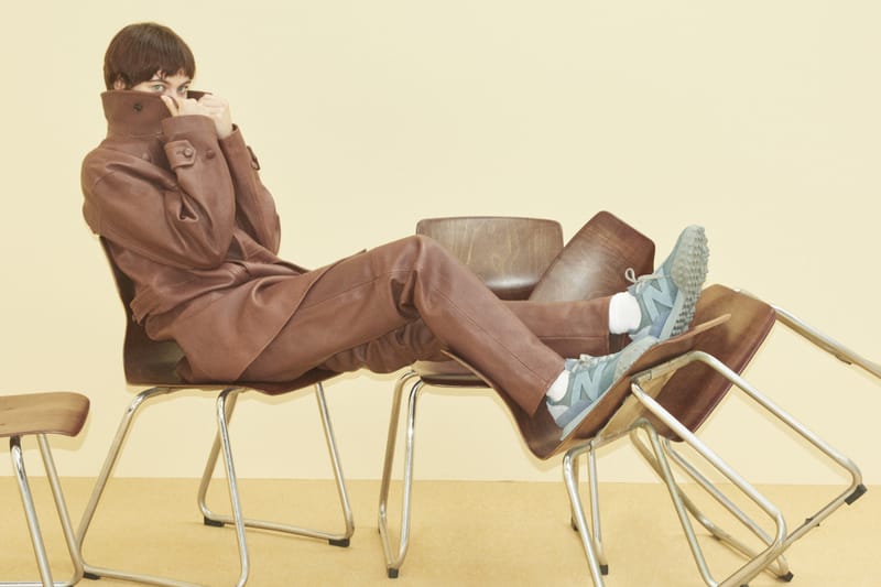 New Balance 携手 AURALEE 发布全新 XC-72 联名鞋款