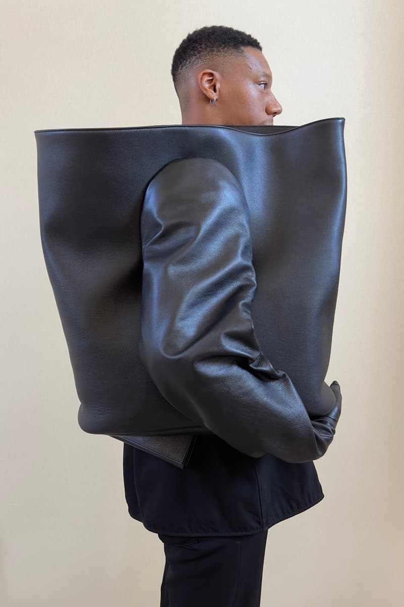 近賞後台單品實貌!獨家直擊 Balenciaga 2023 夏季系列大秀「The Mud Show」
