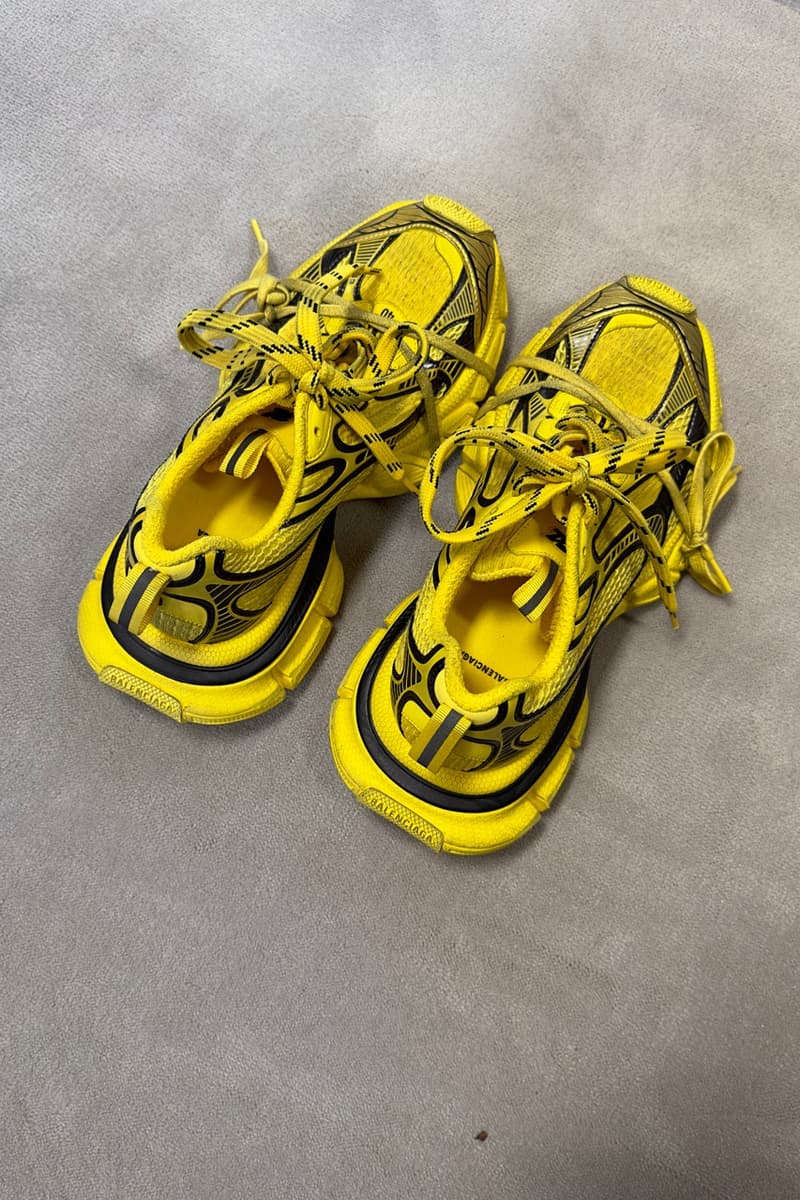 近賞後台單品實貌!獨家直擊 Balenciaga 2023 夏季系列大秀「The Mud Show」