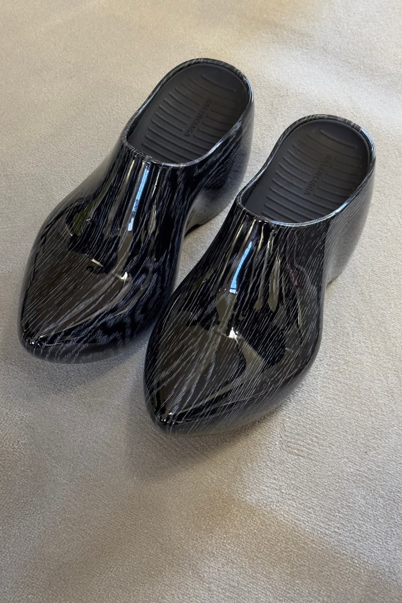 近賞後台單品實貌!獨家直擊 Balenciaga 2023 夏季系列大秀「The Mud Show」