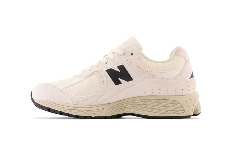 率先近赏 New Balance 2002R 最新毛料基底鞋款「White Fur」