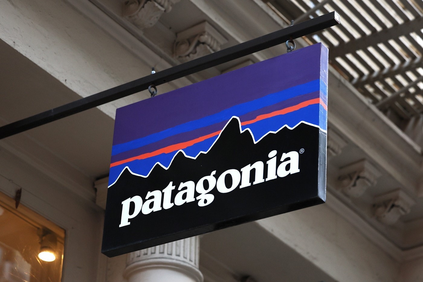Patagonia 正式控訴 GAP 抄襲其經典 Fleece Pullover 設計