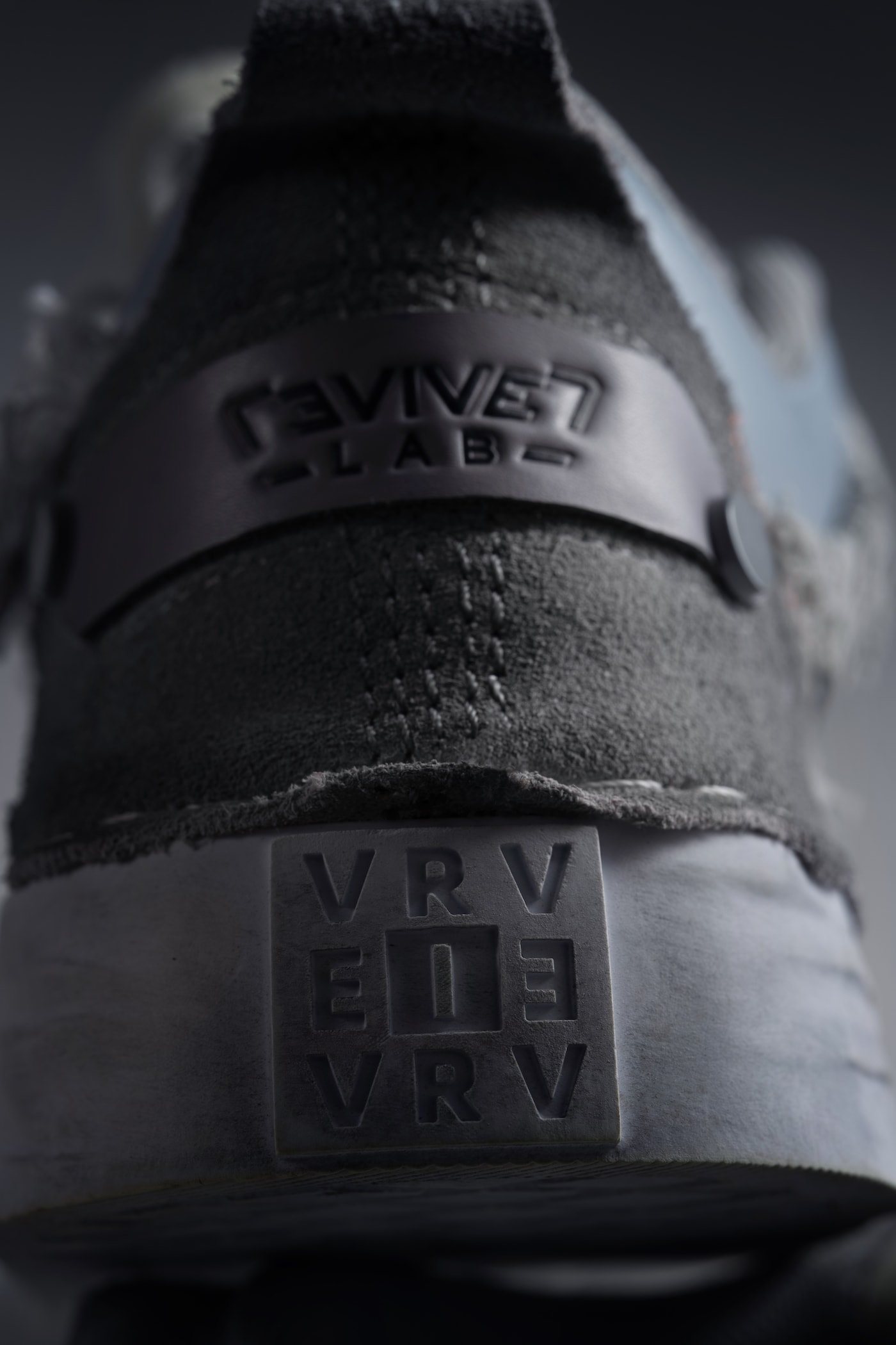 REVIVER LAB 推出全新解构鞋款系列