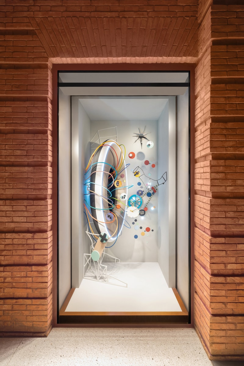 Hermès 携手艺术家 Peteris Lidaka 打造爱马仕之家冬季主题橱窗