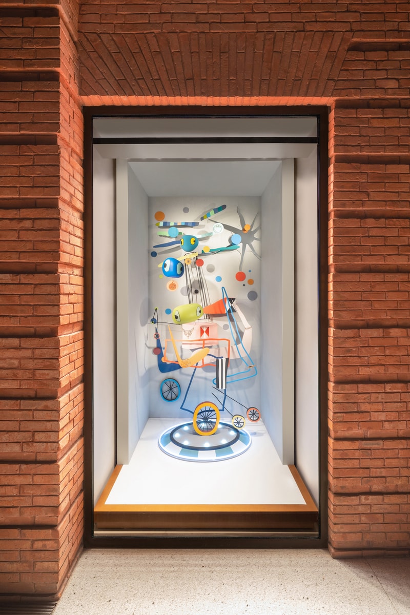 Hermès 携手艺术家 Peteris Lidaka 打造爱马仕之家冬季主题橱窗