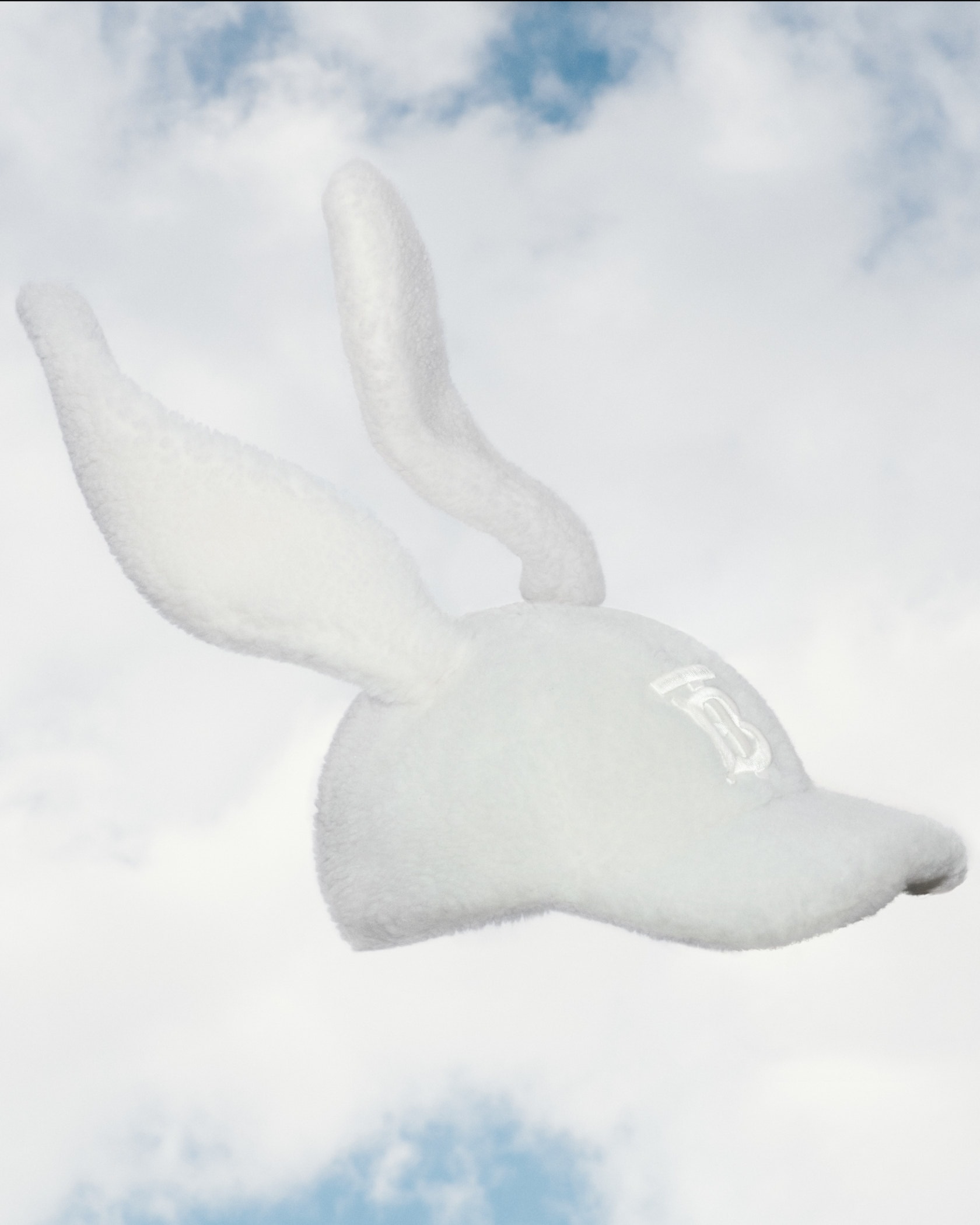 Burberry 正式发布 2023 兔年系列