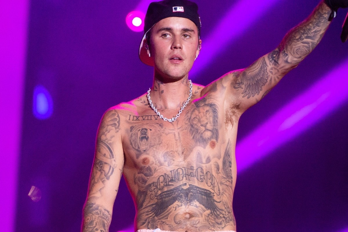 Justin Bieber 怒批 H&M 未經同意販售其肖像服飾：「那些是垃圾，不要買。」